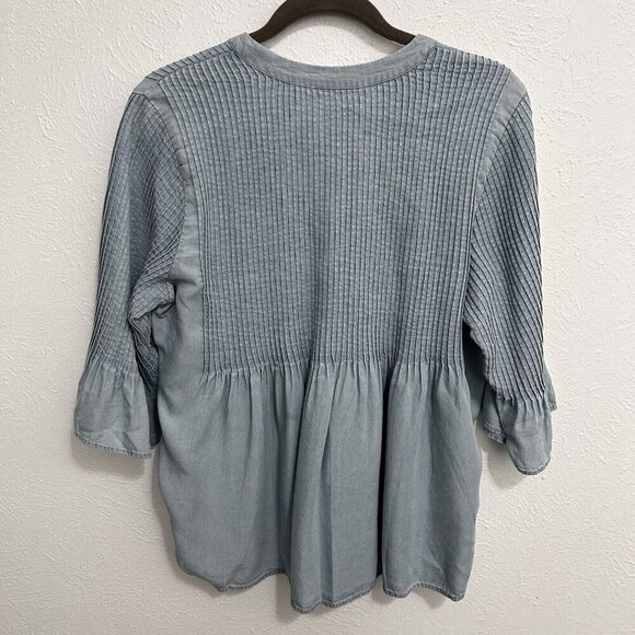 Soft Surroundings Top Womens PM Blue Bell Sleeve Chambray Cottagecore Coastal - Picture 8 of 10
